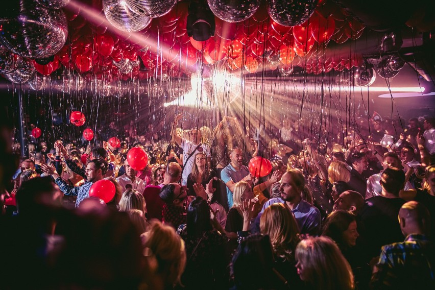 La Bouche, confetti, szampan i ogromny tłum gości na 20. Urodzinach Klubu Dekada