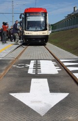 Awaria tramwajów na Chełmie: Brak zasilania na przystanku Cebertowicza. Opóźnienia tramwajów