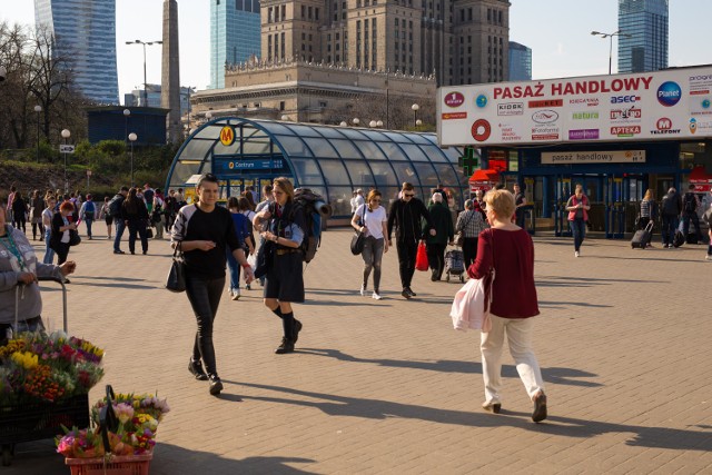 Warszawska „patelnia” zmieni swoje oblicze. Już wkrótce w jednym z najbardziej reprezentatywnych miejsc w stolicy pojawi się siedem nowych murali. Mają one wywoływać pozytywne skojarzenia z Warszawą.