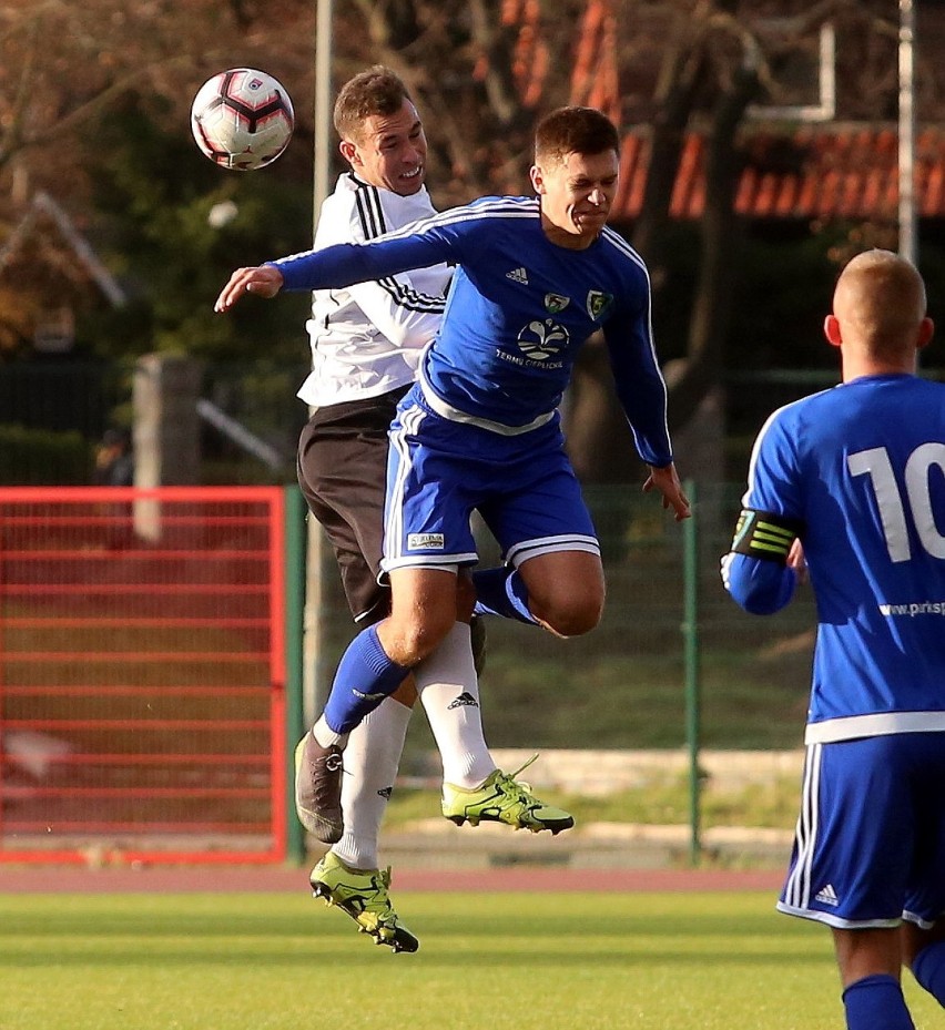 W ostatnim meczu w tym roku Karkonosze Jelenia Góra pokonały Orkan Szczedrzykowice