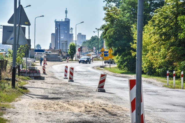 Łącznik między ulicami Wojska Polskiego, a Bolesława Chrobrego znajduje się w fatalnym stanie technicznym i - jak mówi burmistrz - stanowi realne zagrożenie