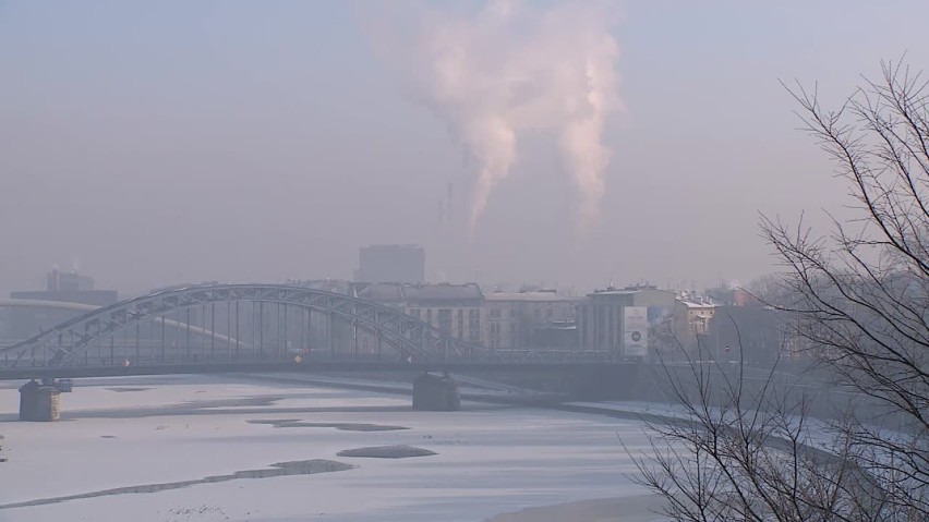 Atak smogu w Małopolsce. Normy zanieczyszczenia przekroczone "tylko" 4-krotnie