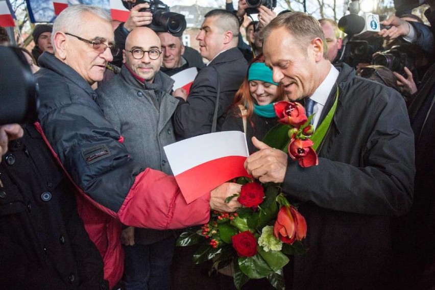 Czwarta pozycja należy do Donalda Tuska. 
Przewodniczący...