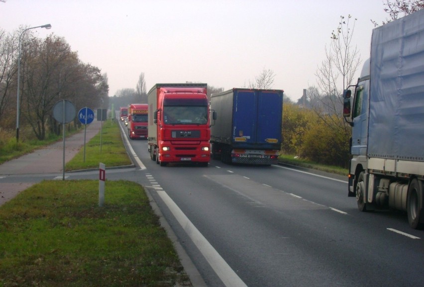 Na pięć pojazdów ciężarowych, dwa mogą być przeładowane....