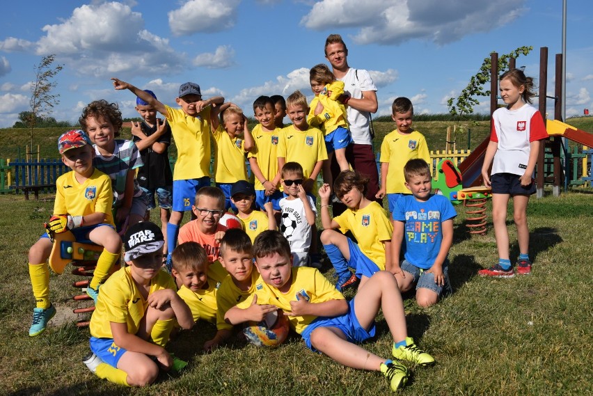 Akademia Piłkarska Stali Kraśnik zakończyła sezon. Dzieci odebrały zasłużone dyplomy (ZDJĘCIA)