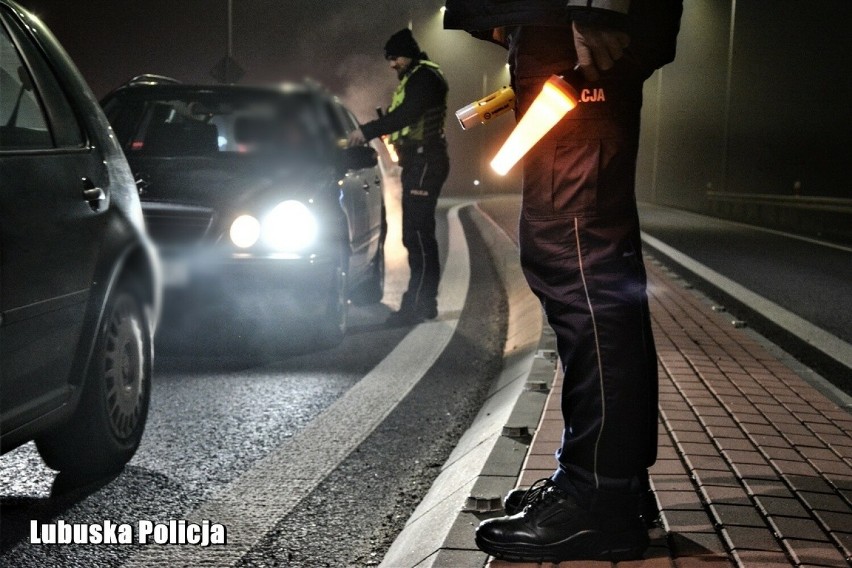 Policjanci z Gubina zatrzymali dwóch nietrzeźwych kierowców.
