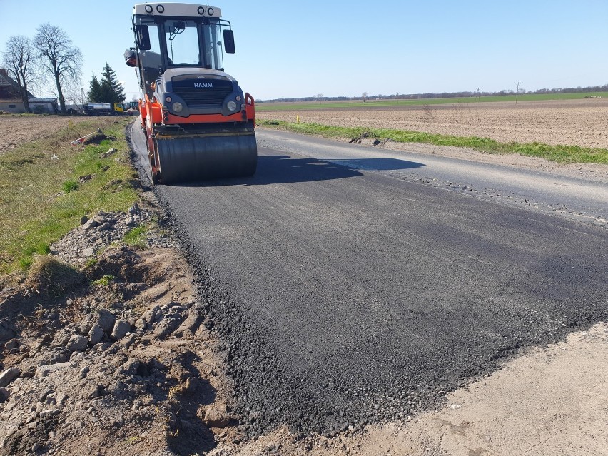 Trwa przebudowa drogi  Rąbczyn - Żabiczyn w gminie Wągrowiec