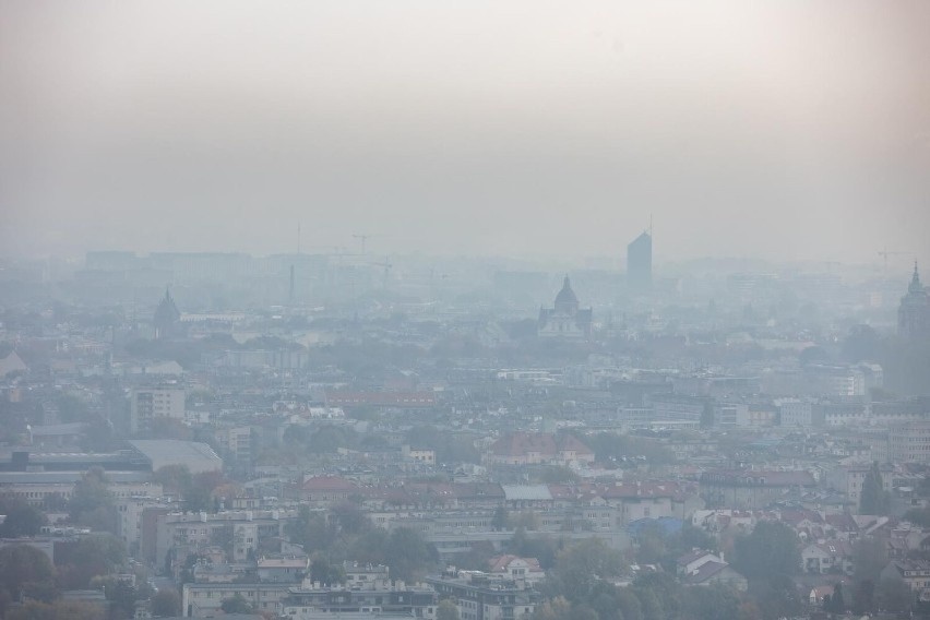 Mimo wymiany ponad 14,6 tys. trujących kopciuchów Kraków i...