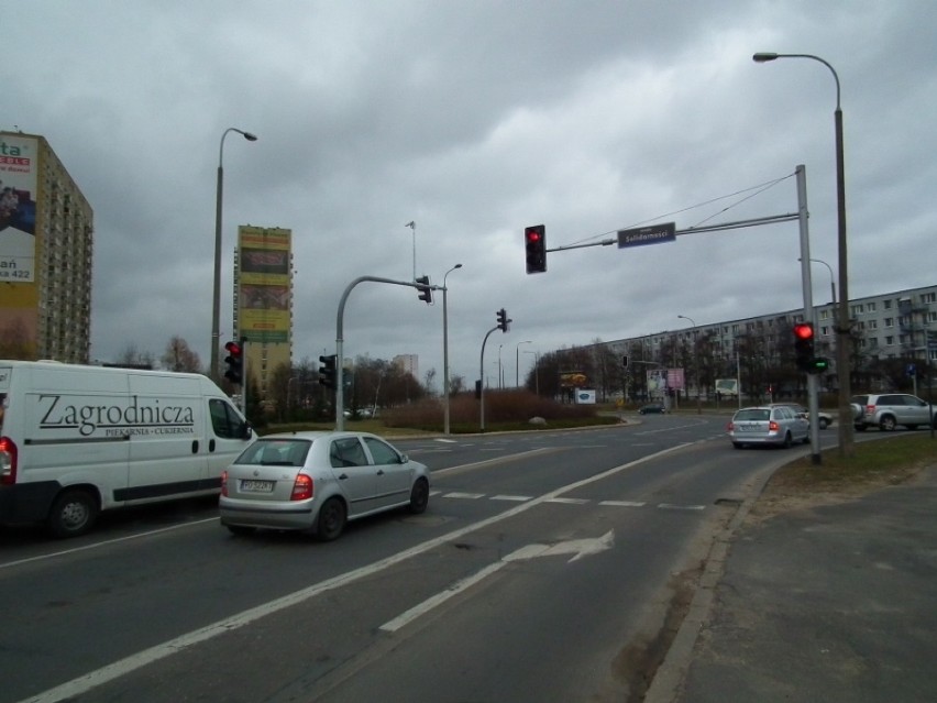 Sygnalizatory zjazdowe pojawiły się między innymi na rondzie...