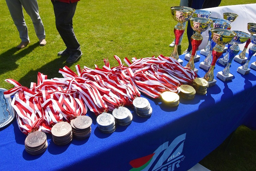 Lekkoatleci rywalizowali w Pile w Mistrzostwach Wielkopolski Zrzeszenia LZS. Zobaczcie zdjęcia