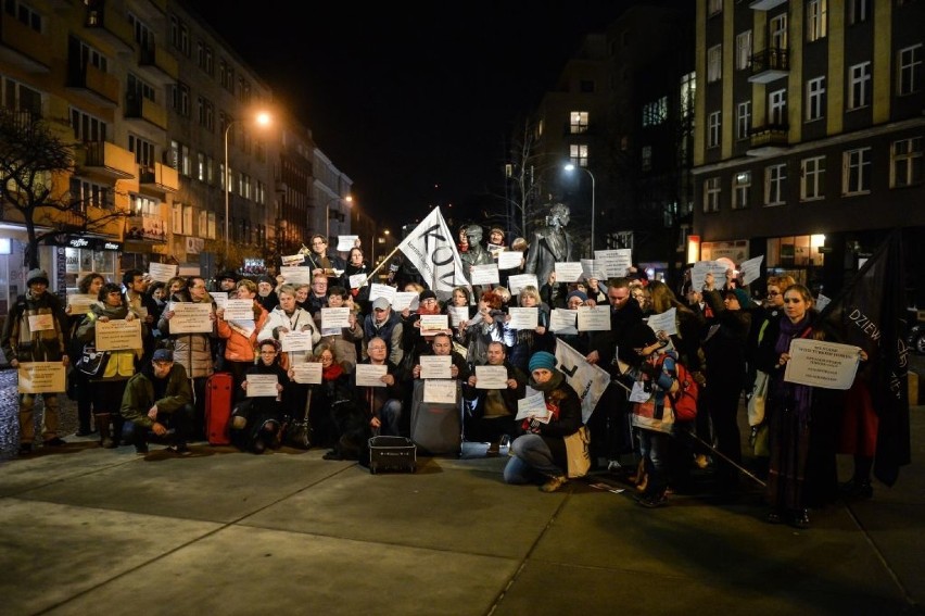 Grupa protestowała przeciwko pomysłowi poseł PiS