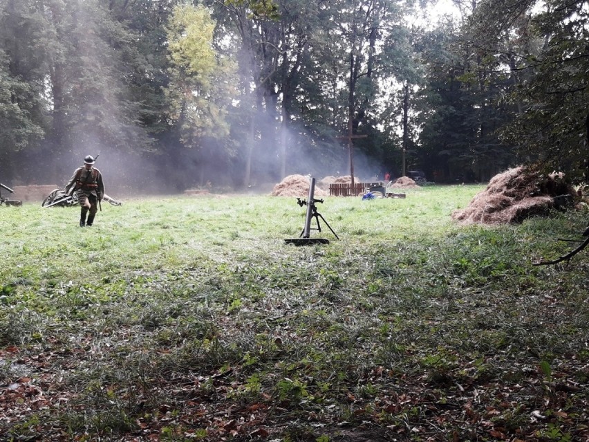 Dziesiątacy z Łowicza wzięli udział w rekonstrukcji bitwy ołtarzewskiej z 1939 roku [Zdjęcia]