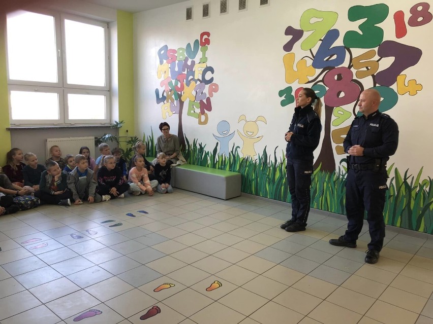 Akcja edukacja policji z Konina. Odwiedzają przedszkola i szkoły w powiecie konińskim [ZDJĘCIA]
