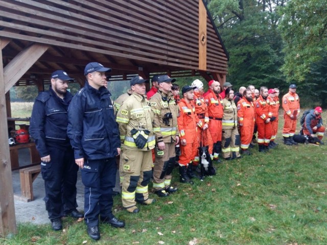 Policjanci i strażacy z powiatu lublinieckiego ćwiczyli odnajdywanie zaginionych