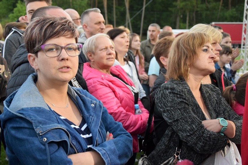 Szamocińskie Dni Muzyki 2019 rozpoczął koncert gwiazd disco polo. Wystąpili Piękni i Młodzi, Power Play i Czadoman