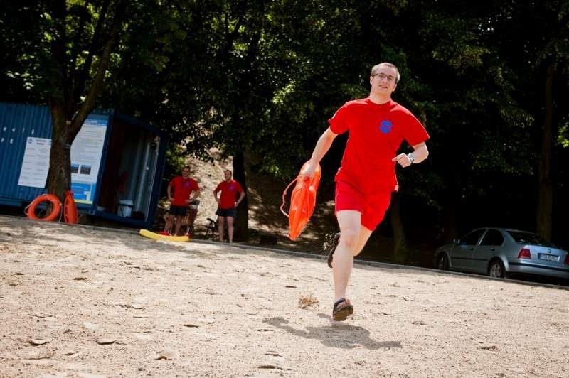 Gnieźnieńscy ratownicy wodni pilnują porządku na plażach...