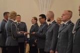 Święto Policji 2019 w Malborku [ZDJĘCIA, WIDEO]. Awanse, odznaczenia i podziękowania odebrali w zamku