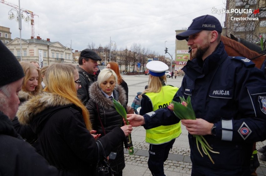 Kobieca twarz częstochowskiej policji. Na Placu Biegańskiego zorganizowano specjalny event