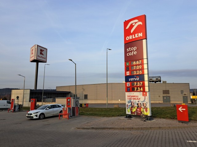 Jakie były ceny paliw w Kielcach w czwartek 23 lutego? 

Szczegóły na kolejnych slajdach >>>