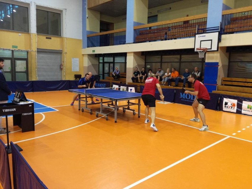 Zduńskowolscy tenisiści zremisowali w Bielsko-Białej i wywalczyli dobre miejsca w Moszczenicy [zdjęcia]