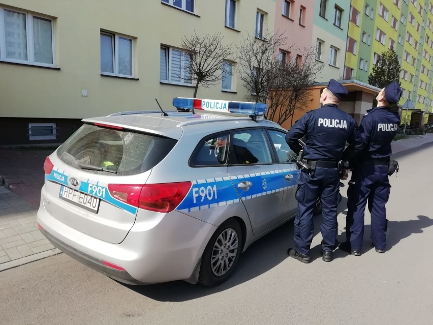 Bełchatów, Koronawirus. Wojsko wspiera policjantów z Bełchatowa w kontrolach osób na kwarantannie
