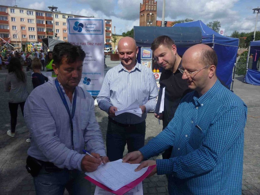 Zbierali podpisy w sprawie rad dzielnic w Lęborku
