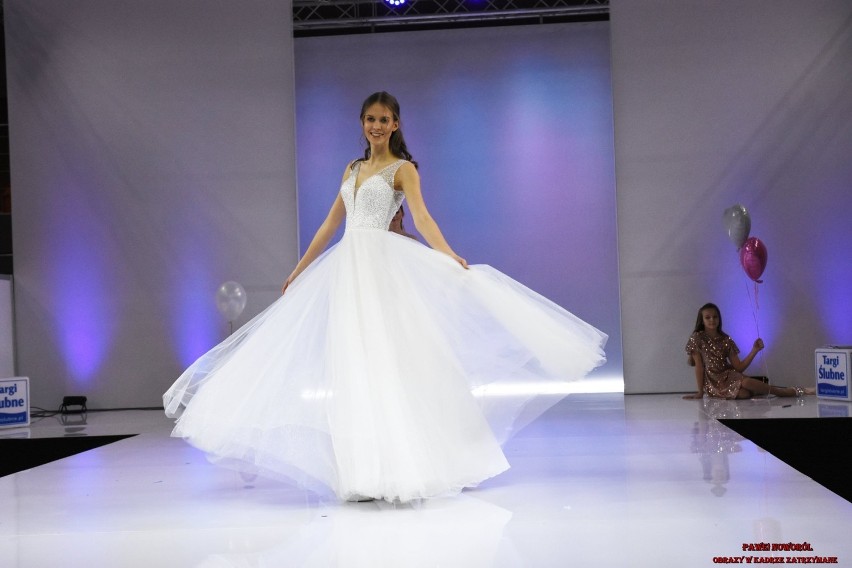 Trendy ślubne 2020: Oto modne suknie, garnitury, bielizna... TARGI ŚLUBNE BIELSKO-BIAŁA