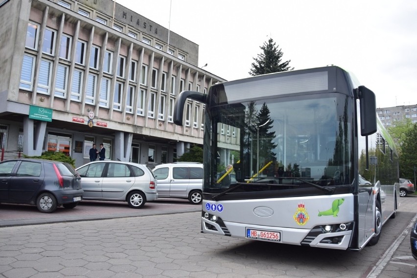 Radomsko: cztery nowe autobusy marki Solaris dla radomszczańskiego MPK są już w mieście [ZDJĘCIA]