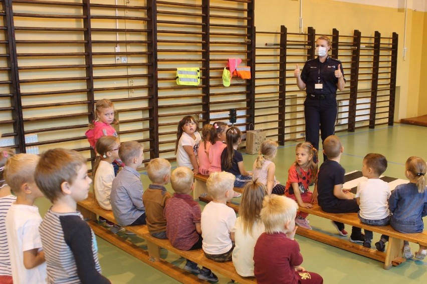 Policjanci spotkali się z uczniami w szkole w Jastrzębiu