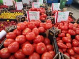 Co wpływa na cenę żywności? Warzywa i owoce w większości są droższe, choć urosło ich w tym roku więcej