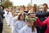 Lębork. Uroczystość I Komunii Świętej w parafii pw. św. Jadwigi Śląskiej.