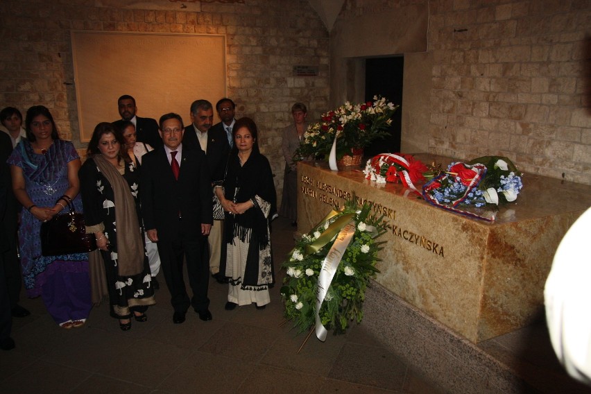 Delegacja z Pakistanu przy grobie Kaczyńskiego