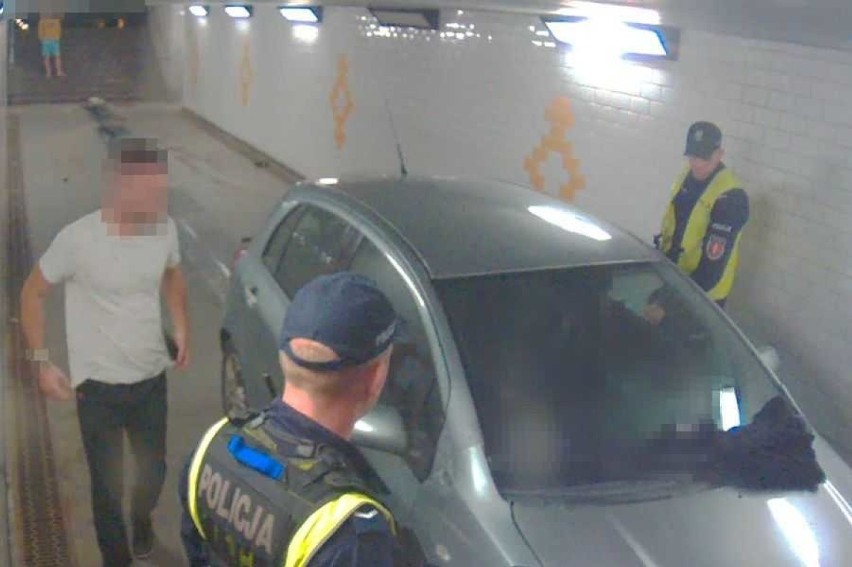 Przyznał się i nie pamięta jak to się stało: 27-latkowi, który pijany autem wjechał do tunelu dla pieszych w Sopocie grożą 3 lata więzienia