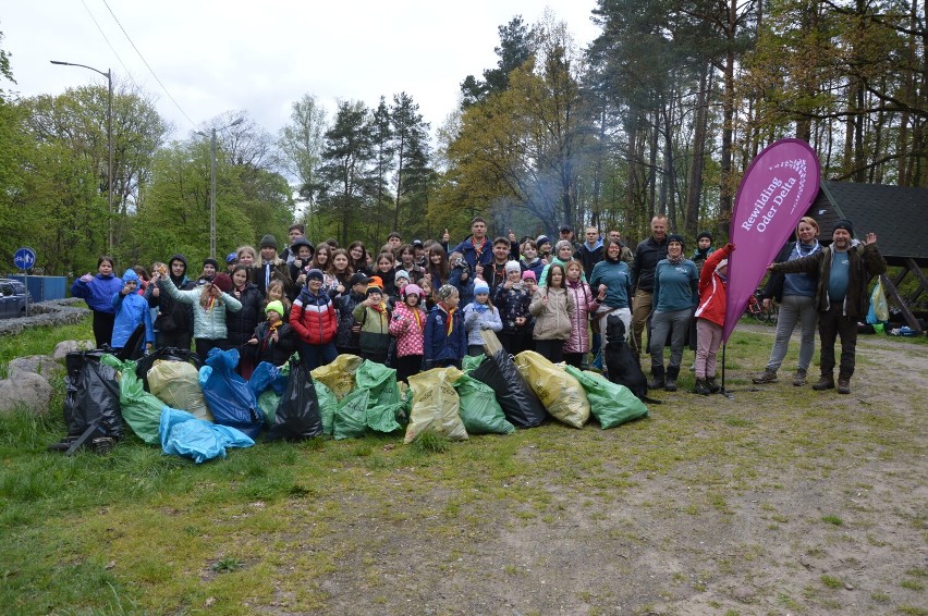 Sukces akcji sprzątania rzeki Iny – mieszkańcy Goleniowa w walce o czyste środowisko