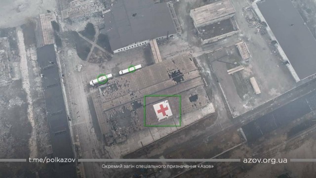 Rosjanie ostrzelali budynek Czerwonego Krzyża w Mariupolu. Według ukraińskiej rzeczniczki praw obywatelskich przebywali tam ranni, cywile oraz pomoc humanitarna.