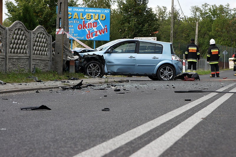 Wypadek w Piotrowie. Wymusił pierwszeństwo na krzyżówce. Cudem nikt nie zginął. ZDJĘCIA