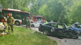 Wypadek w Dąbrowie Górniczej. Zderzyły się dwa samochody i autobus. Kobieta trafiła do szpitala 
