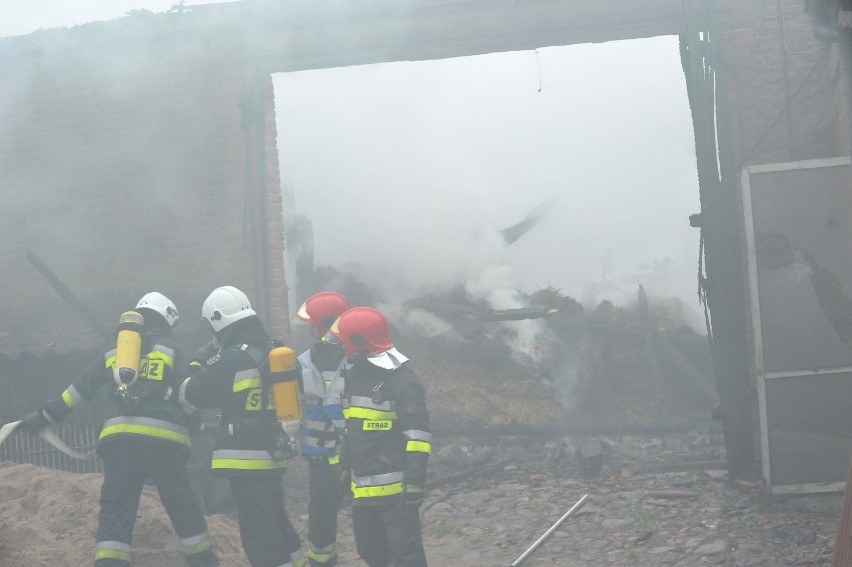 W Środę 16 maja w Zbęchach spłonęła stodoła