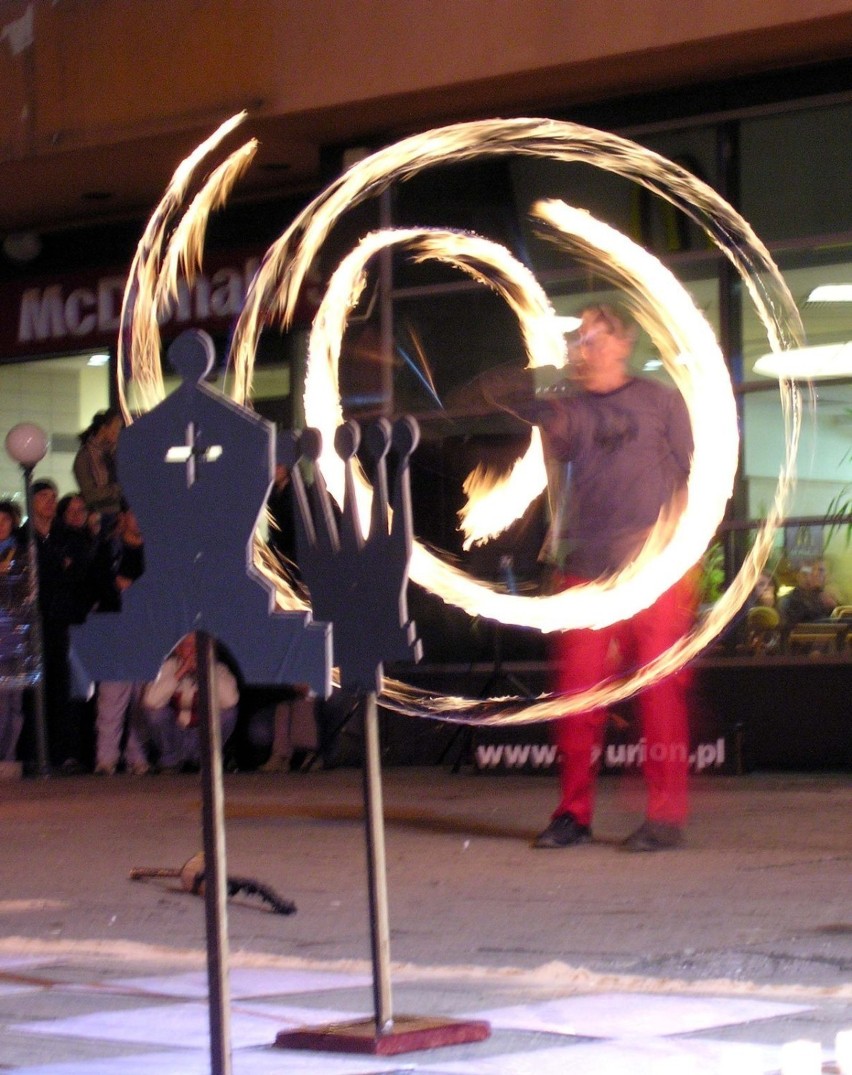 Teatr Ognia (Fire-show). Grupa "SAURION" z Olecka Fot. Jacek...