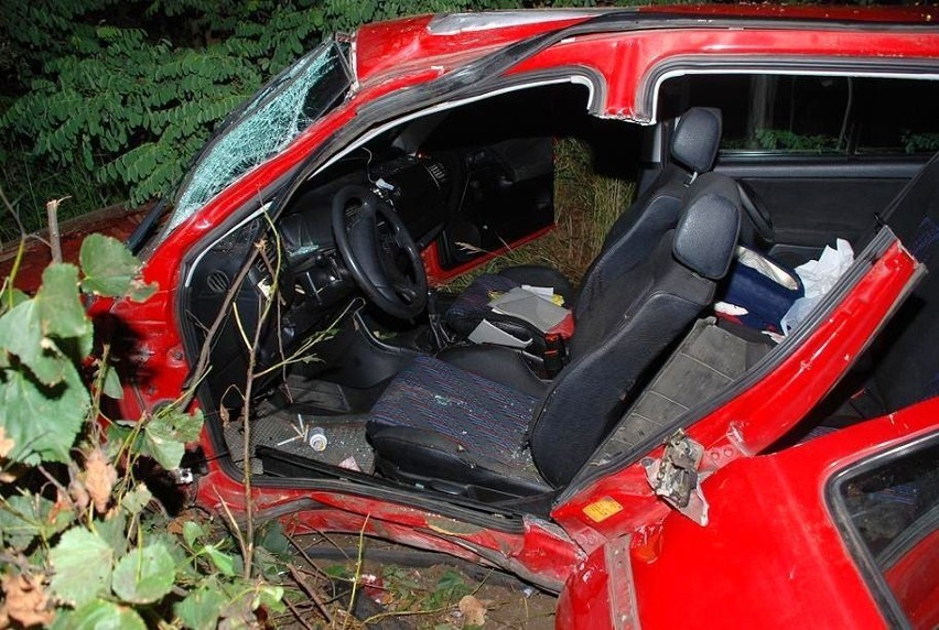 Śmierć na miejscu poniósł 39-letni kierowca, który w...
