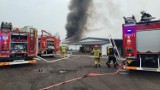 Spłonęła hala w Gostyni. Nie żyje jedna osoba