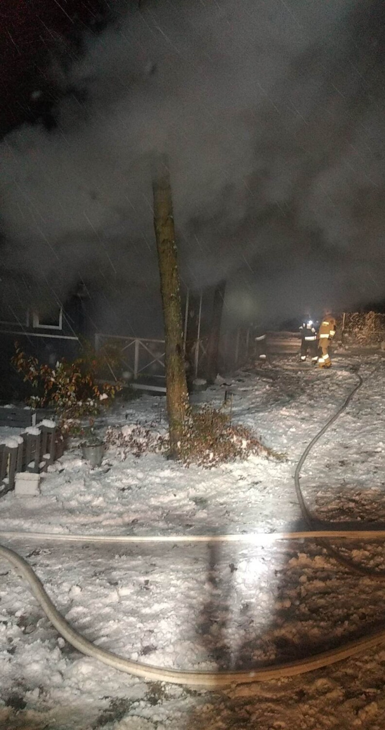 Po pierwszych opadach śniegu strażacy z powiatu złotowskiego wyjeżdżali do akcji aż siedem razy