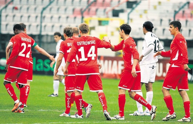 Po pierwszym golu Krzysztofa Ostrowskiego dla Widzewa nie było oklasków. Stadion był pusty