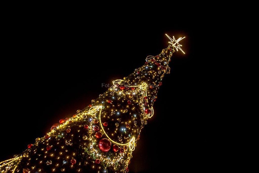 Iluminacje świąteczne na Piaskowej Górze w Wałbrzychu....