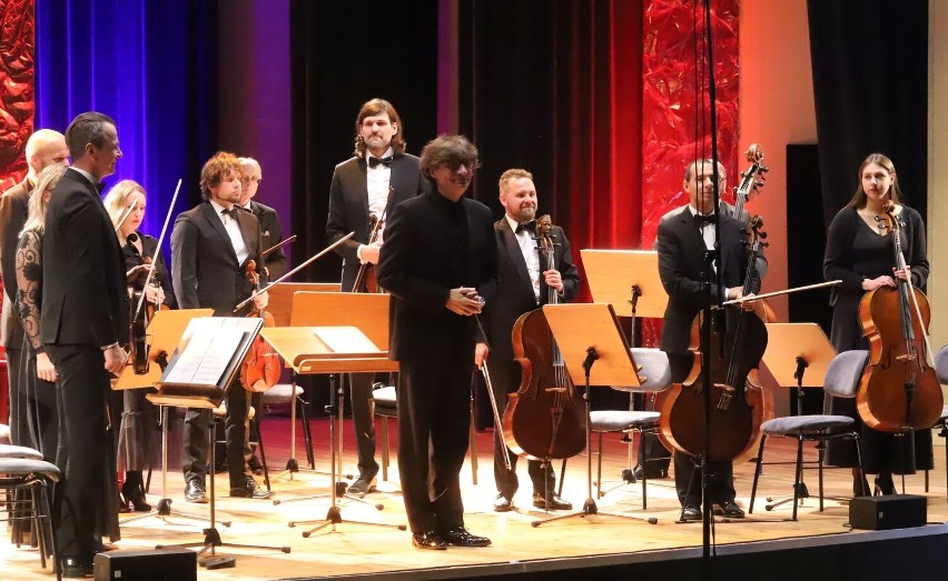 Sto lat dla orkiestry! Radomska Orkiestra Kameralna rozpoczęła nowy sezon koncertem jubileuszowym "15 lat minęło..."