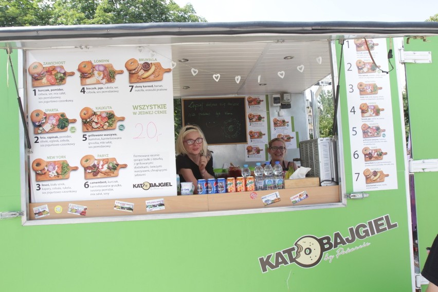 Wielki zlot food trucków w Parku Sieleckim. Dania czekają też w niedzielę [ZDJĘCIA] 