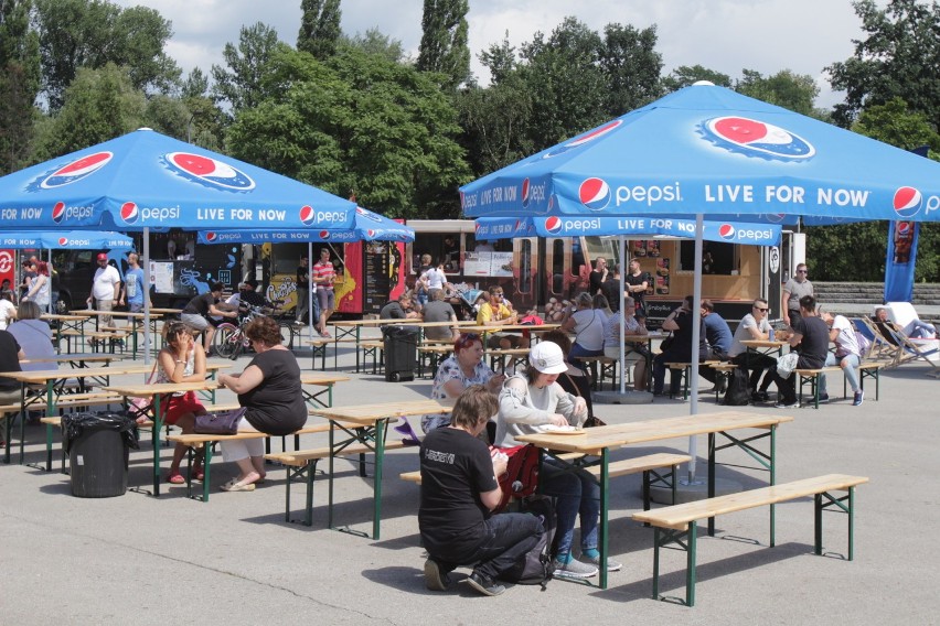 Wielki zlot food trucków w Parku Sieleckim. Dania czekają też w niedzielę [ZDJĘCIA] 