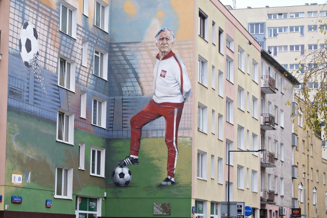 Warszawa oddała hołd Kazimierzowi Górskiemu. Odsłonięto mural z wizerunkiem trenera