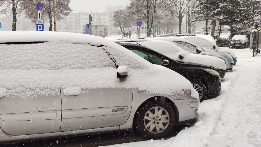Atak zimy w Piotrkowie, jakie warunki na drogach i...