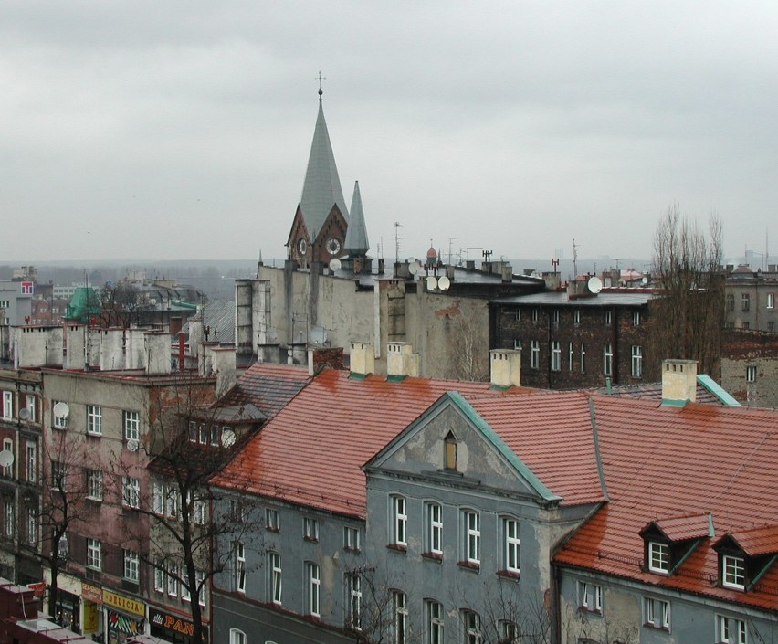 Zabrze: 1080 zł na głowę. Jeden sklep z alkoholem  na 389...